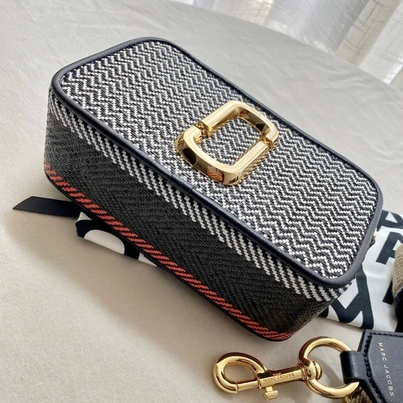 SOLD Marc Jacobs The Mixed Media Snapshot Crossbody Bag - Black - Picture 2 of 10